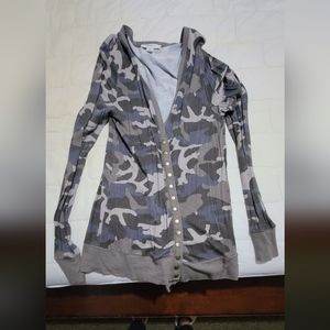 Women's Medium camo cardigan